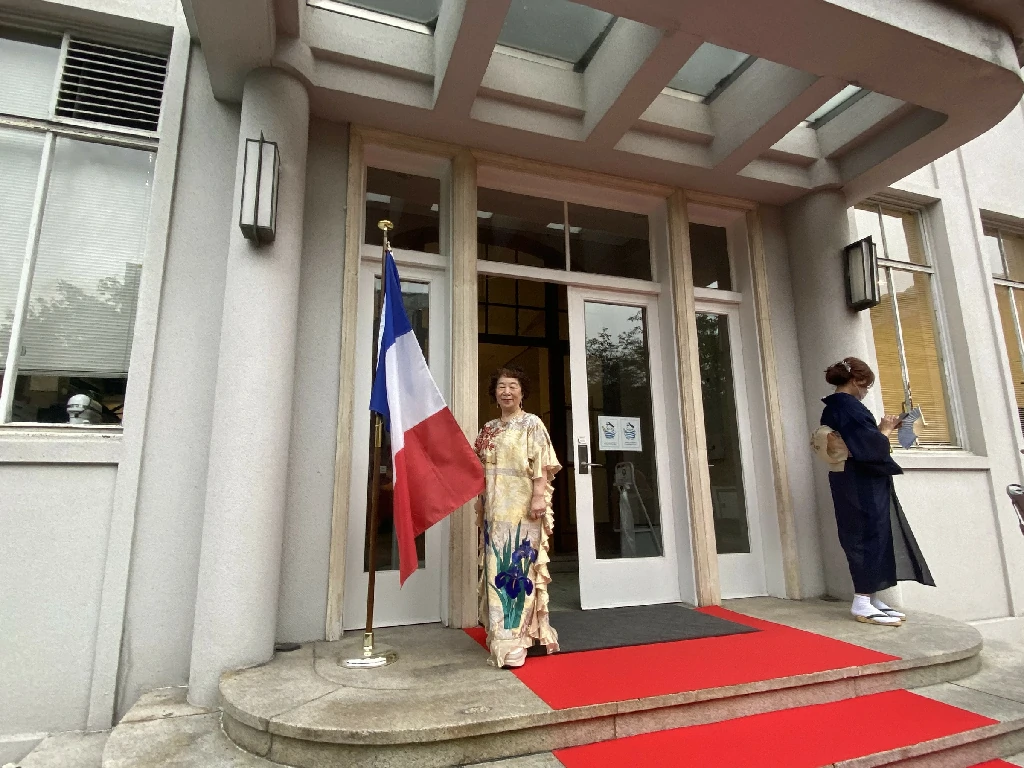 Consulate activity with France